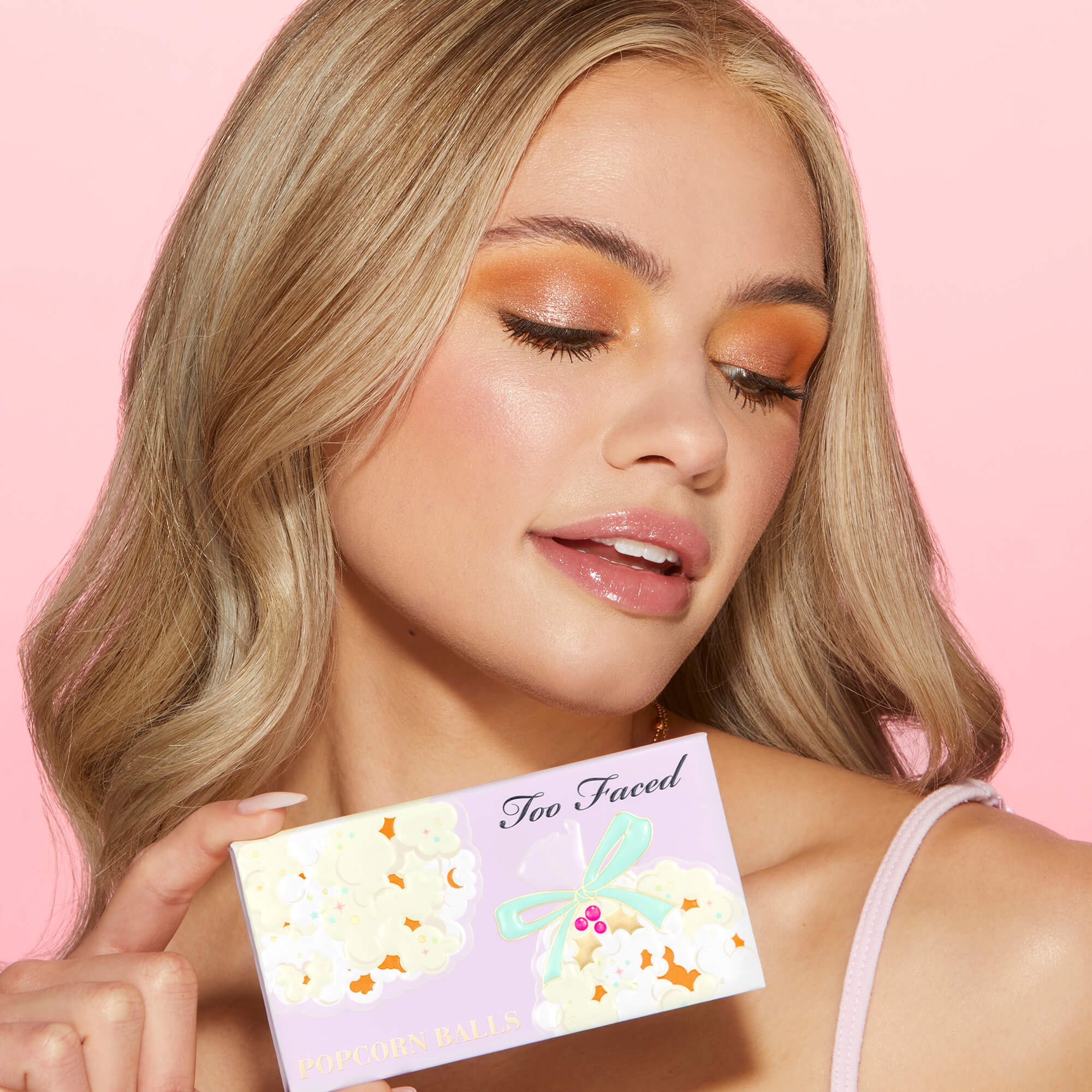model and eye shadow palette