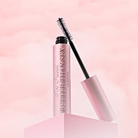 mascara on pink pillow Die meistverkaufte Prestige-Wimperntusche in Amerika 